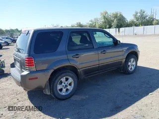 2006 Mercury Mariner Luxury с VIN 4M2CU57116KJ19454, выставлен на аукционе IAAI как лот 42436725 с пробегом 244 689 миль миль и . История ставок и продаж доступна на DreamBid. Изображение 4.