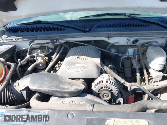 2007 Chevrolet Silverado 3500 SRW Wrk Trk with VIN 1GCHK34UX7E103046, listed as a IAAI auction lot 42090728 with 55,376 mi miles. Bid and sale history available at carsss.com. Image 10.