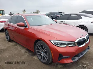 2019 BMW 3 Series 330i xDrive z VIN WBA5R7C50KFH28767, wystawiony jako IAAI lot #42206528 z przebiegiem 52 529 mil mil oraz . Historia ofert i sprzedaży dostępna na DreamBid. Obrazek 1.