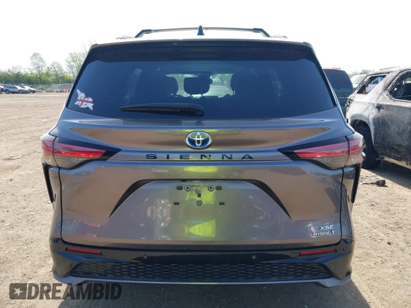2022 Toyota Sienna XSE with VIN 5TDXRKEC2NS108482, listed as a IAAI auction lot 42061126 with 47,915 mi miles and . Bid and sale history available at DreamBid. Image 16.