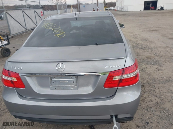 2013 Mercedes-Benz E-Class E 350 Luxury with VIN WDDHF8JB9DA687291, listed as a IAAI auction lot 41222890 with 193,074 mi miles. Bid and sale history available at carsss.com. Image 17.