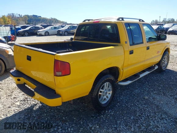 2003 GMC Sonoma SLS with VIN 1GTDT13X53K117606, listed as a IAAI auction lot 40640657 with 1 mi miles. Bid and sale history available at carsss.com. Image 4.