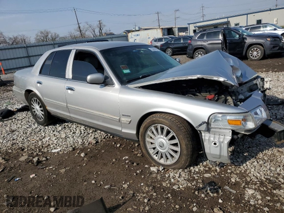 2010 Mercury Grand Marquis LS z VIN 2MEBM7FV4AX636897, wystawiony jako Copart lot #53387985 z przebiegiem Nie podano mil oraz Szkody całkowita. Historia ofert i sprzedaży dostępna na DreamBid. Obrazek 4.