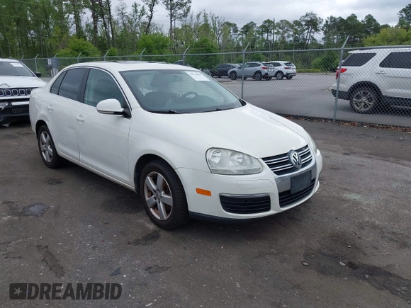 2008 Volkswagen Jetta Sedan SE with VIN 3VWRM71K88M163490, listed as a IAAI auction lot 41978840 with 178,605 mi miles. Bid and sale history available at carsss.com. Image 1.