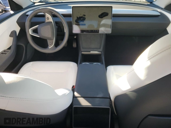 2025 Tesla Model 3 Long Range with VIN 5YJ3E1EA4SF887547, listed as a Copart auction lot 85526184 with 2,506 mi miles and Salvage title. Bid and sale history available at DreamBid. Image 8.