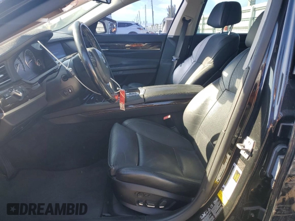 2012 BMW 7 Series 750Li xDrive с VIN WBAKC8C50CC435719, выставлен на аукционе Copart как лот 50041005 с пробегом 78 482 миль миль и Списание • Salvage title. История ставок и продаж доступна на DreamBid. Изображение 7.