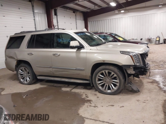 2017 Cadillac Escalade Premium Luxury z VIN 1GYS4CKJ9HR390988, wystawiony jako IAAI lot #41626132 z przebiegiem 166 185 mil mil oraz . Historia ofert i sprzedaży dostępna na DreamBid. Obrazek 14.