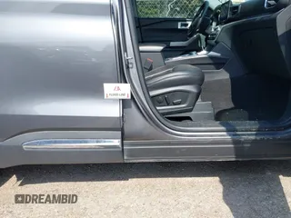 2024 Ford Explorer XLT z VIN 1FMSK7DHXRGA36466, wystawiony jako IAAI lot #42077049 z przebiegiem 8 634 mil mil oraz . Historia ofert i sprzedaży dostępna na DreamBid. Obrazek 6.
