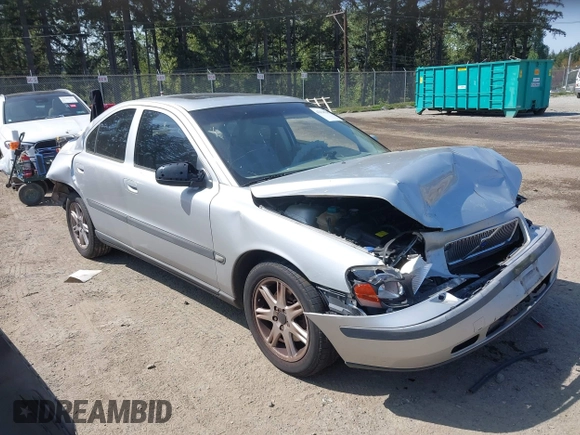 2002 Volvo S60 with VIN YV1RS61R322145262, listed as a IAAI auction lot 42126287 with 154,328 mi miles. Bid and sale history available at carsss.com. Image 1.