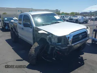 2008 Toyota Tacoma with VIN 5TEUU42N58Z522656, listed as a IAAI auction lot 42151670 with Not Provided miles and . Bid and sale history available at carsss.com. Image 13.
