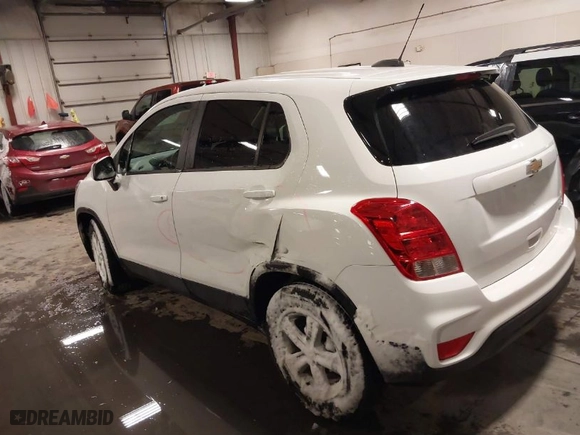 2020 Chevrolet Trax LS with VIN 3GNCJKSB8LL294444, listed as a IAAI auction lot 41724891 with 27,101 mi miles. Bid and sale history available at carsss.com. Image 6.