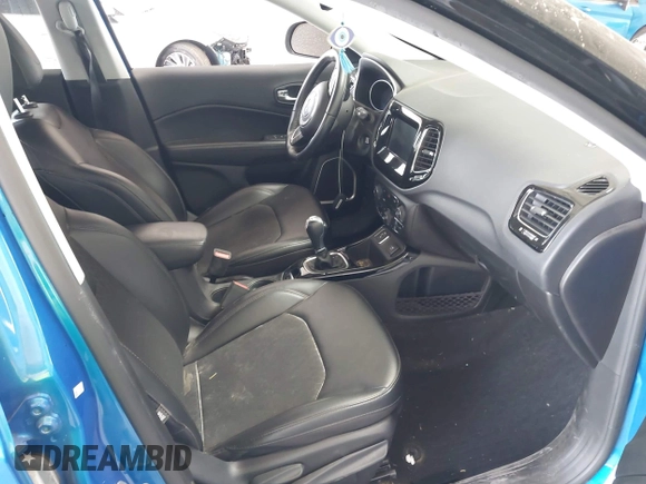2020 Jeep Compass Altitude with VIN 3C4NJCBB3LT257440, listed as a IAAI auction lot 42115129 with 70,990 mi miles and . Bid and sale history available at carsss.com. Image 5.