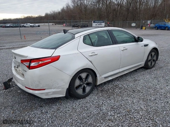 2013 Kia Optima Hybrid EX with VIN KNAGM4AD9D5040367, listed as a IAAI auction lot 41582586 with 152,534 mi miles. Bid and sale history available at carsss.com. Image 4.