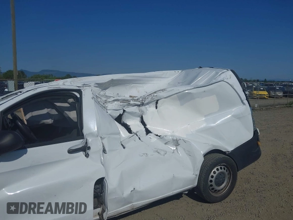 2017 Mercedes-Benz Metris Cargo z VIN WD3PG2EA5H3224490, wystawiony jako IAAI lot #42001238 z przebiegiem 71 869 mil mil oraz . Historia ofert i sprzedaży dostępna na DreamBid. Obrazek 17.