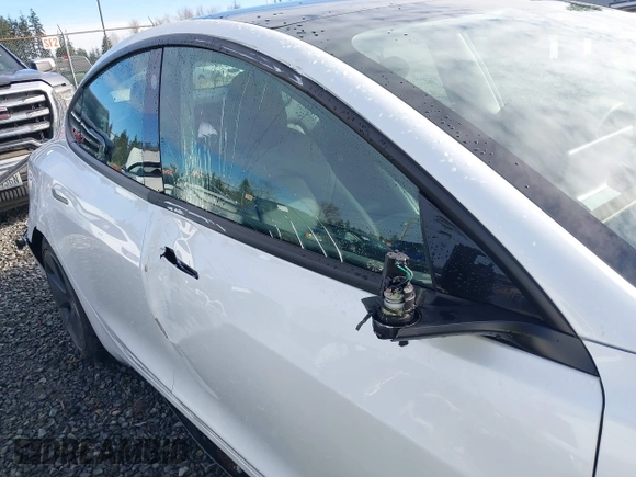 2021 Tesla Model 3 Standard Range Plus z VIN 5YJ3E1EAXMF871730, wystawiony jako IAAI lot #41794274 z przebiegiem 18 791 mil mil oraz . Historia ofert i sprzedaży dostępna na DreamBid. Obrazek 6.
