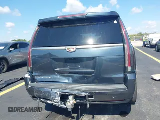 2019 Cadillac Escalade Premium Luxury z VIN 1GYS3CKJ5KR249877, wystawiony jako IAAI lot #42330256 z przebiegiem 46 624 mil mil oraz . Historia ofert i sprzedaży dostępna na DreamBid. Obrazek 16.