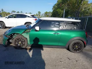 2022 MINI Hardtop Cooper SE with VIN WMW13DJ04N2S26388, listed as a IAAI auction lot 42123462 with 23,129 mi miles and . Bid and sale history available at DreamBid. Image 15.