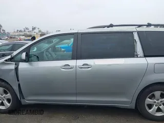 2011 Toyota Sienna LE AAS with VIN 5TDKK3DC0BS119675, listed as a IAAI auction lot 41809573 with 289,496 mi miles. Bid and sale history available at carsss.com. Image 15.
