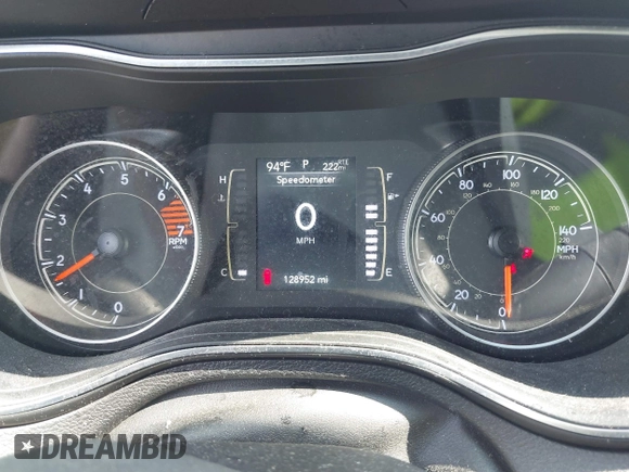2020 Jeep Cherokee Latitude z VIN 1C4PJLCB3LD615147, wystawiony jako IAAI lot #42569825 z przebiegiem 128 952 mil mil oraz . Historia ofert i sprzedaży dostępna na DreamBid. Obrazek 7.