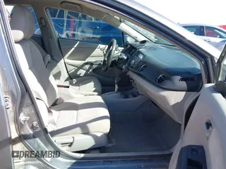 2011 Honda Insight EX with VIN JHMZE2H77BS006244, listed as a IAAI auction lot 41774240 with Not Provided miles and . Bid and sale history available at DreamBid. Image 5.