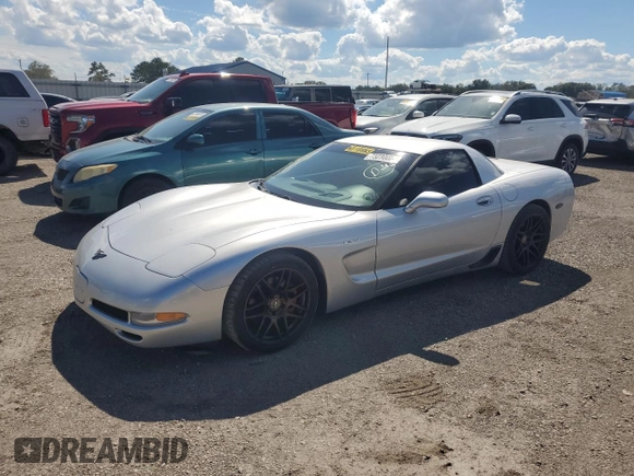 2002 Chevrolet Corvette Z06 z VIN 1G1YY12S025125563, wystawiony jako Copart lot #73230004 z przebiegiem 93 851 mil mil oraz Szkody całkowita. Historia ofert i sprzedaży dostępna na DreamBid. Obrazek 1.