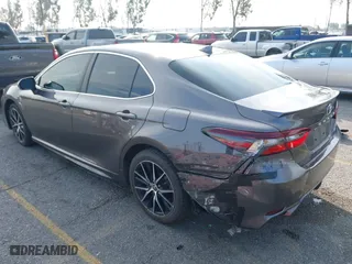 2022 Toyota Camry SE with VIN 4T1T11AK8NU689314, listed as a IAAI auction lot 41425080 with 29,775 mi miles. Bid and sale history available at carsss.com. Image 3.