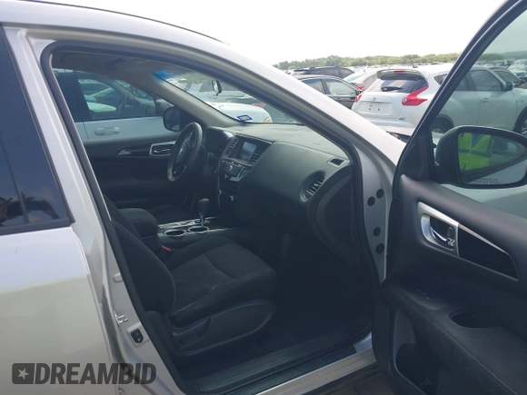 2014 Nissan Pathfinder Platinum with VIN 5N1AR2MN3EC715979, listed as a IAAI auction lot 42674730 with 131,156 mi miles and . Bid and sale history available at DreamBid. Image 5.