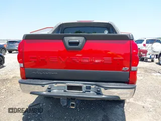 2005 Chevrolet Avalanche LT with VIN 3GNEC12Z35G179854, listed as a IAAI auction lot 42443728 with 263,042 mi miles and . Bid and sale history available at DreamBid. Image 16.