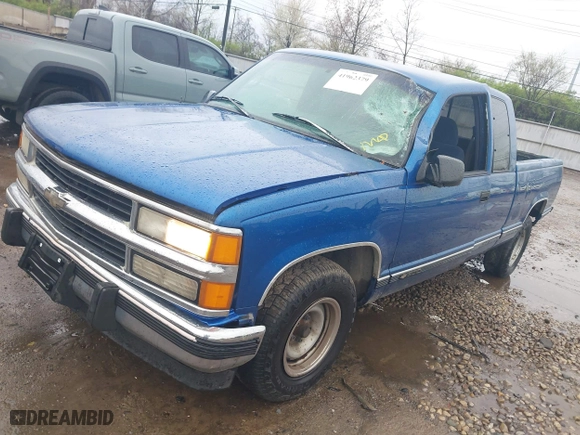 1997 Chevrolet C/K 1500 with VIN 1GCEC19R7VE138617, listed as a IAAI auction lot 41962379 with 207,486 mi miles. Bid and sale history available at carsss.com. Image 18.