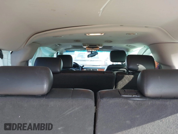 2010 Chevrolet Suburban LTZ with VIN 1GNUCKE07AR276807, listed as a IAAI auction lot 40987330 with 196,618 mi miles. Bid and sale history available at carsss.com. Image 8.