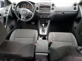 2013 Volkswagen Tiguan SE z VIN WVGBV3AX4DW592802, wystawiony jako Copart lot #47165345 z przebiegiem 124 458 mil mil oraz Szkody całkowita. Historia ofert i sprzedaży dostępna na DreamBid. Obrazek 8.