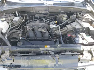 2001 Ford Escape XLT with VIN 1FMYU03141KF43980, listed as a IAAI auction lot 41989002 with 222,344 mi miles. Bid and sale history available at carsss.com. Image 10.