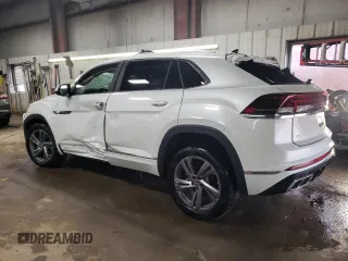2024 Volkswagen Atlas SEL R-Line with VIN 1V2AE2CAXRC233383, listed as a Copart auction lot 51813245 with 3,333 mi miles and Salvage title. Bid and sale history available at DreamBid. Image 2.