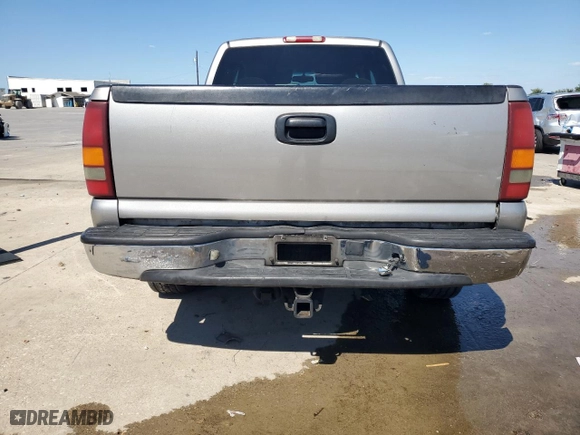 2000 GMC New Sierra 1500 SLE with VIN 2GTEC19T7Y1273257, listed as a Copart auction lot 73418164 with NaN miles and Clean Title. Bid and sale history available at carsss.com. Image 6.