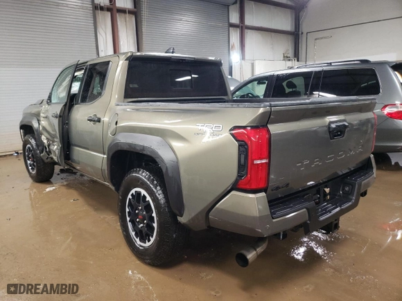 2024 Toyota Tacoma 4WD SR5 with VIN 3TMLB5JNXRM036139, listed as a Copart auction lot 46434575 with 10,967 mi miles and Salvage Title. Bid and sale history available at carsss.com. Image 2.