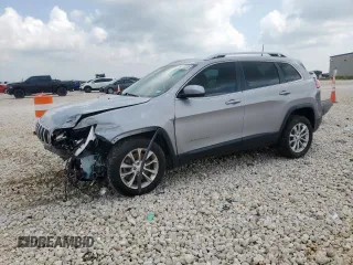 2019 Jeep Cherokee Latitude с VIN 1C4PJLCB3KD164896, выставлен на аукционе Copart как лот 64172205 с пробегом 107 433 миль миль и Списание • Salvage title. История ставок и продаж доступна на DreamBid. Изображение 1.