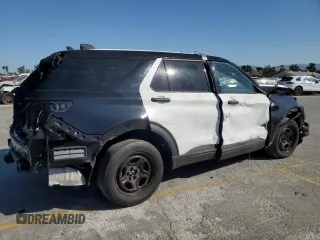 2020 Ford Police Interceptor Utility z VIN 1FM5K8AB9LGC51380, wystawiony jako Copart lot #57240345 z przebiegiem 39 627 mil mil oraz Tytuł czysty. Historia ofert i sprzedaży dostępna na DreamBid. Obrazek 3.