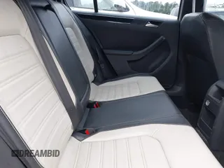 2015 Volkswagen Jetta SE z VIN 3VWD17AJ2FM203795, wystawiony jako IAAI lot #42353495 z przebiegiem 150 903 mil mil oraz . Historia ofert i sprzedaży dostępna na DreamBid. Obrazek 8.