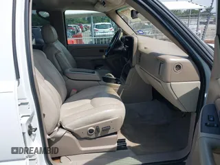 2004 Chevrolet Tahoe LT with VIN 1GNEC13Z94R117839, listed as a IAAI auction lot 42264254 with 230,597 mi miles and . Bid and sale history available at DreamBid. Image 5.