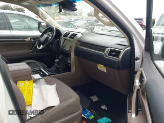 2020 Lexus GX 460 Premium z VIN JTJAM7BX4L5255492, wystawiony jako IAAI lot #41913425 z przebiegiem 33 684 mil mil oraz . Historia ofert i sprzedaży dostępna na DreamBid. Obrazek 5.