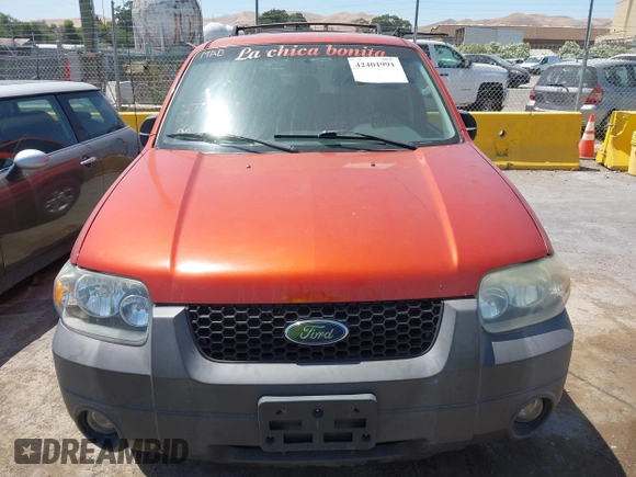 2006 Ford Escape XLT z VIN 1FMCU93126KD09603, wystawiony jako IAAI lot #42401991 z przebiegiem 124 167 mil mil oraz . Historia ofert i sprzedaży dostępna na DreamBid. Obrazek 6.