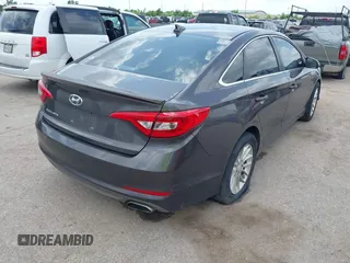 2016 Hyundai Sonata SE with VIN 5NPE24AF8GH318956, listed as a IAAI auction lot 42066232 with 193,088 mi miles and . Bid and sale history available at DreamBid. Image 4.
