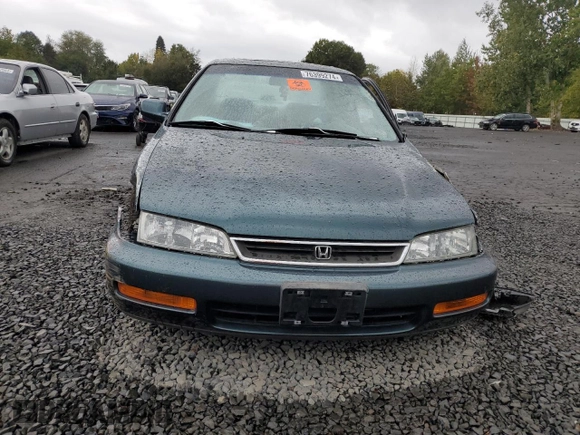 1997 Honda Accord EX with VIN 1HGCD5656VA204693, listed as a Copart auction lot 76399274 with 375,061 mi miles and Salvage Title. Bid and sale history available at DreamBid. Image 5.