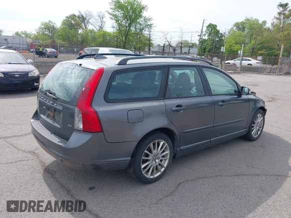 2010 Volvo V50 with VIN YV1382MW9A2526983, listed as a IAAI auction lot 42179780 with 203,974 mi miles. Bid and sale history available at carsss.com. Image 4.