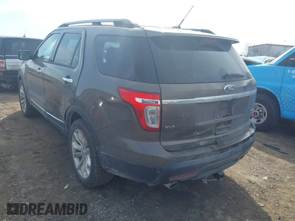2015 Ford Explorer XLT with VIN 1FM5K8D85FGA50239, listed as a IAAI auction lot 41810692 with 120,497 mi miles and . Bid and sale history available at carsss.com. Image 3.