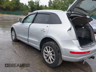 2010 Audi Q5 Premium with VIN WA1CKAFP0AA092895, listed as a IAAI auction lot 40445576 with 152,659 mi miles. Bid and sale history available at carsss.com. Image 3.