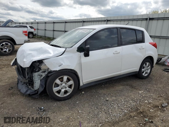 2009 Nissan Versa SL z VIN 3N1BC13E09L388802, wystawiony jako Copart lot #53904985 z przebiegiem 134 342 mil mil oraz Szkoda całkowita • Salvage title. Historia ofert i sprzedaży dostępna na DreamBid. Obrazek 1.