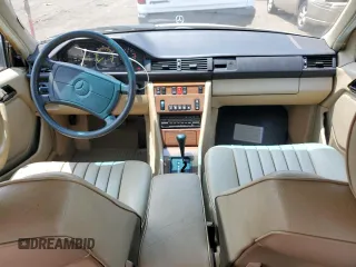 1989 Mercedes-Benz 300 E с VIN WDBEA30D8KA823147, выставлен на аукционе Copart как лот 60485455 с пробегом 126 614 миль миль и Списание • Salvage title. История ставок и продаж доступна на DreamBid. Изображение 8.