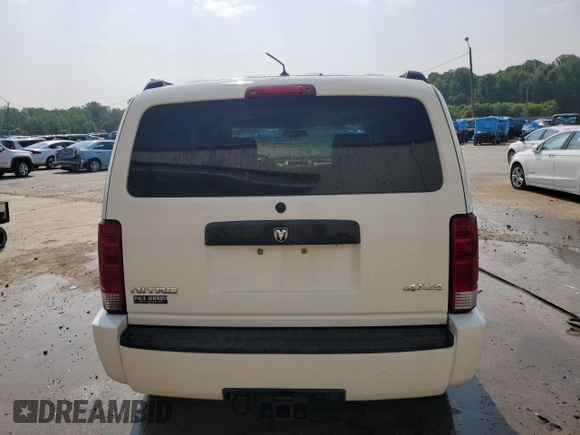 2007 Dodge Nitro SXT with VIN 1D8GU28K27W663633, listed as a Copart auction lot 59552285 with 207,350 mi miles and Clean title. Bid and sale history available at DreamBid. Image 6.