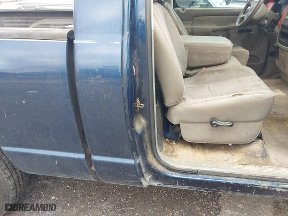 2003 Dodge Ram 1500 ST with VIN 1D7HA16N53J516450, listed as a IAAI auction lot 41723147 with 366,376 mi miles. Bid and sale history available at carsss.com. Image 8.
